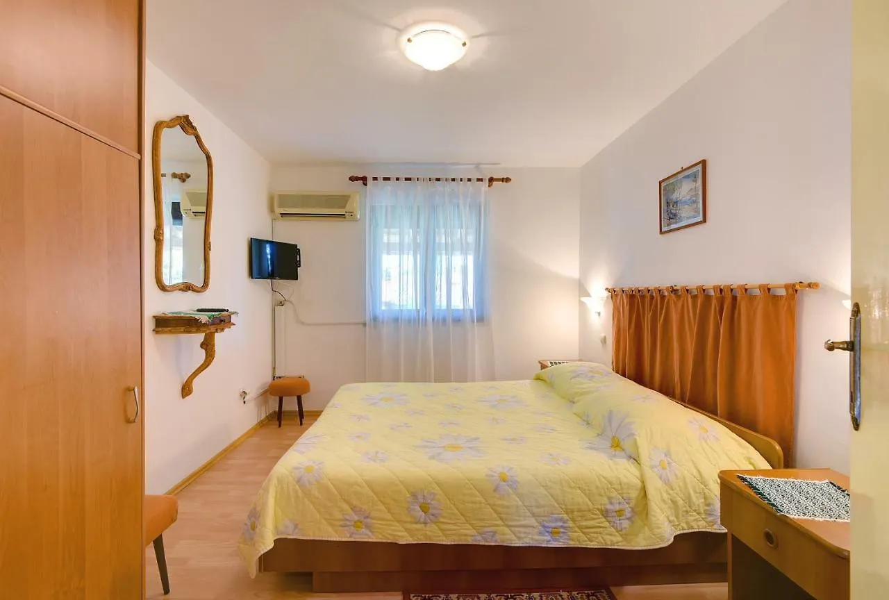 Apartment Tija Medulin 0*,  Croatia